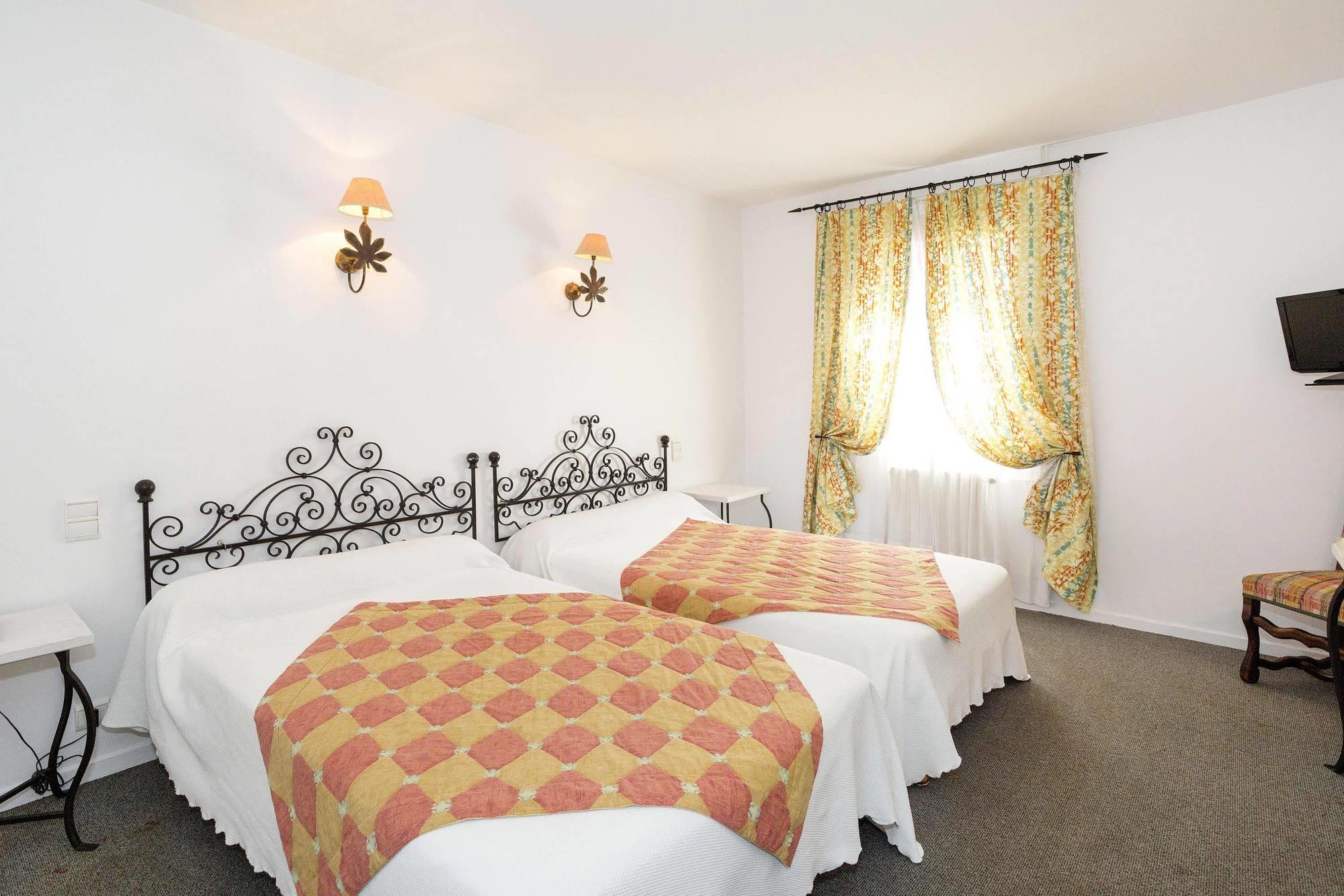 Logis Hotels - Hotel Restaurant Du Midi Revel  Kültér fotó